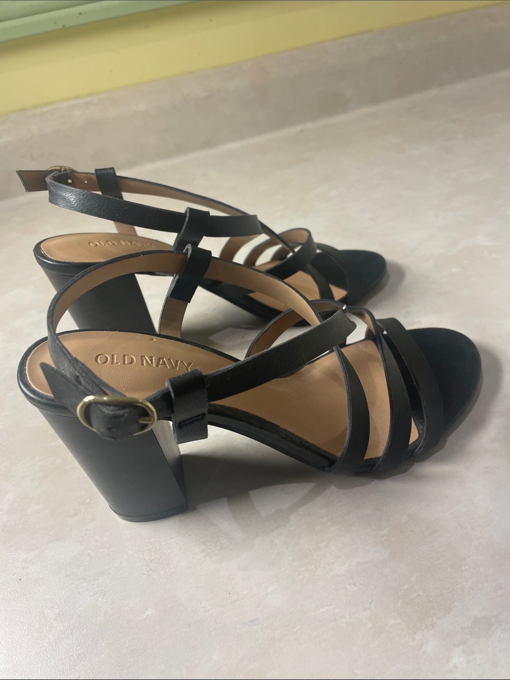 Old Navy Black Strappy Ankle Buckle Sandals Women’s Size 6 - Picture 5 of 13